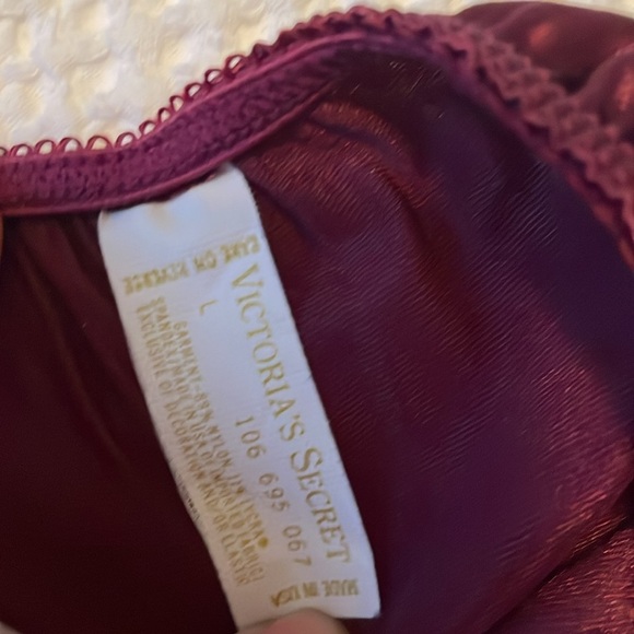 NWOT Vintage Victorias Secret Second Skin Satin Bra and Panty set - 36C and L.​ - Picture 6 of 10
